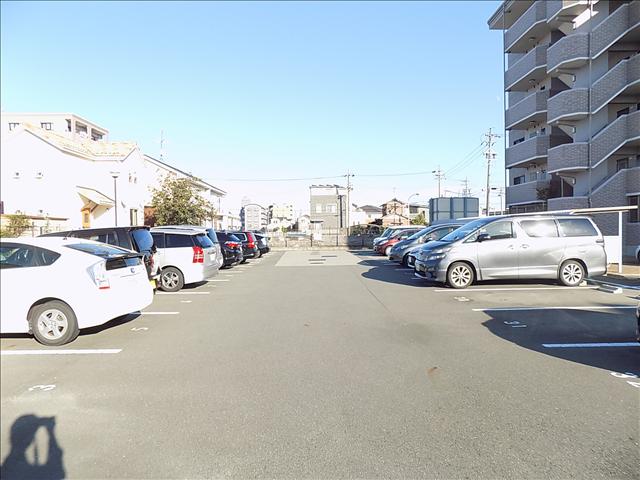 駐車場　駐車場も完備