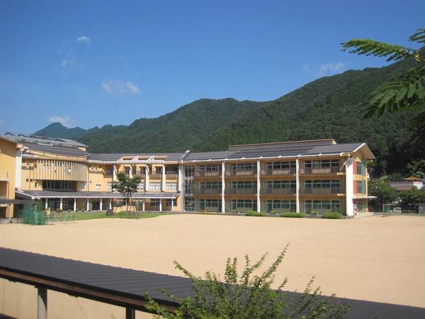 中学校　八鹿青渓中学校（中学校）まで4300m