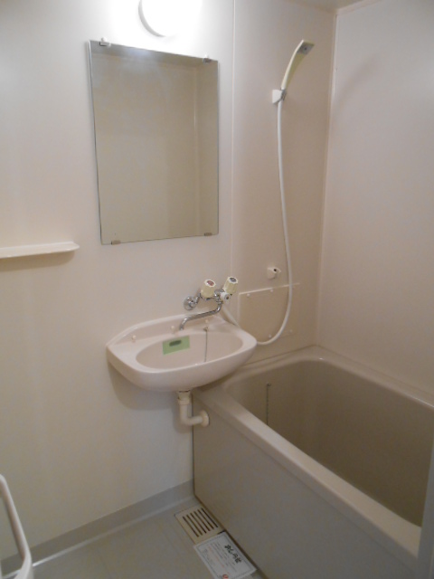 バス・シャワールーム　洗面台一体型バス