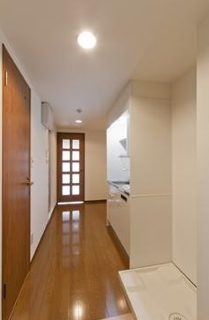 玄関　玄関からはこんな感じで