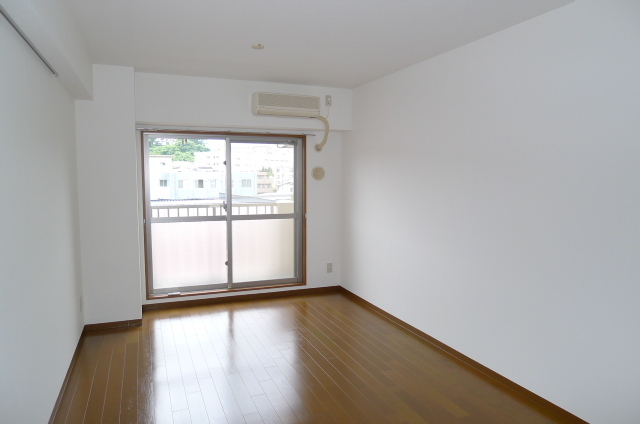 居室・リビング　11帖の広い室内フローリング