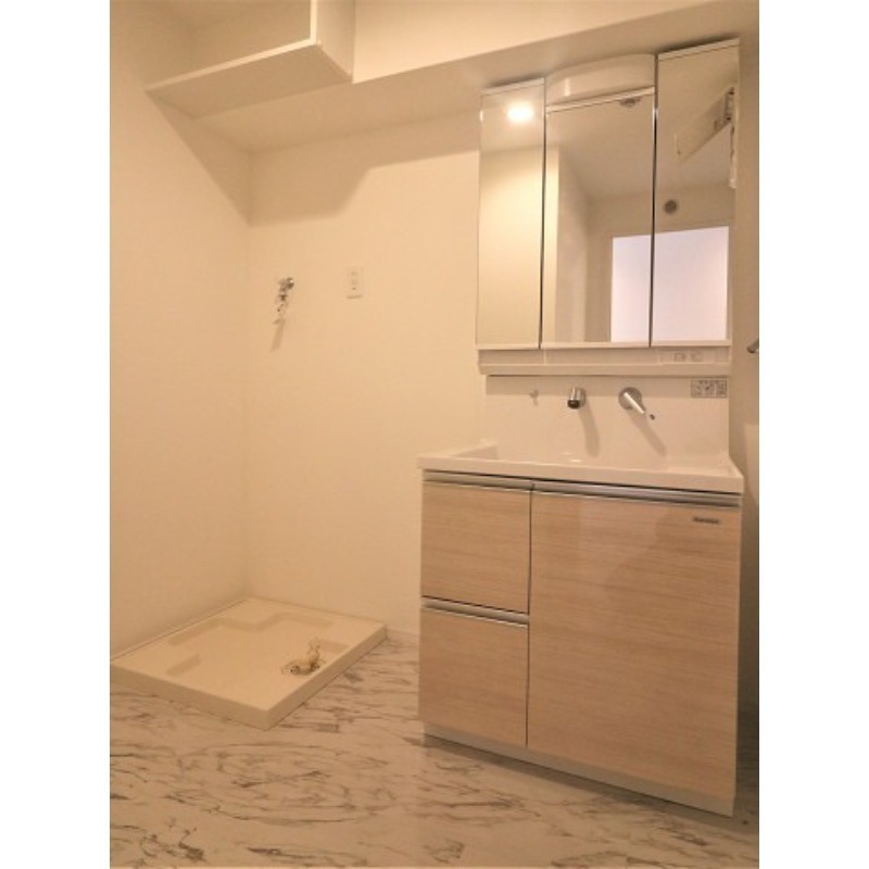 洗面設備　お出かけ前の身支度はこちらでバッチリです