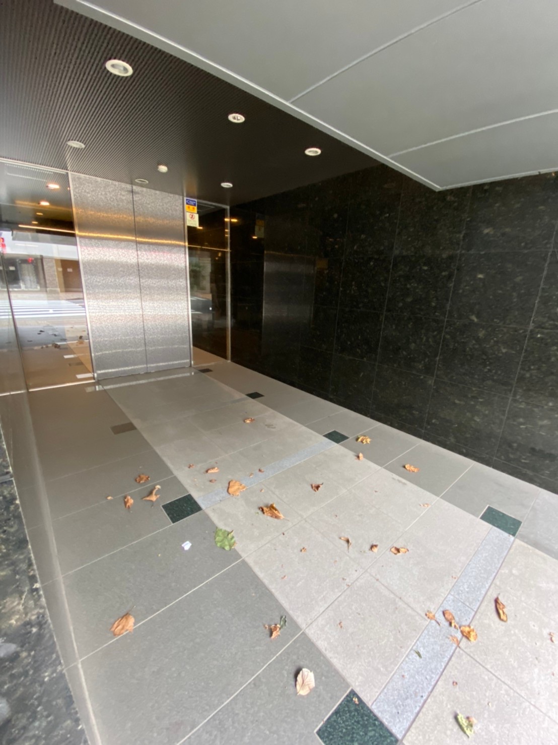 エントランス　弊社は都内全域の物件をご紹介可能です！