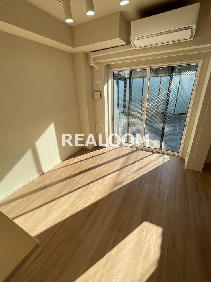 居室・リビング　写真と現況が異なる場合は現況優先となります。