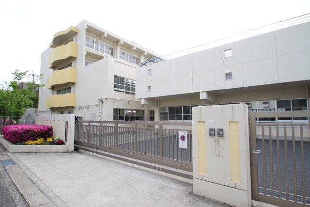 小学校　名古屋市立富士見台小学校（小学校）まで866m