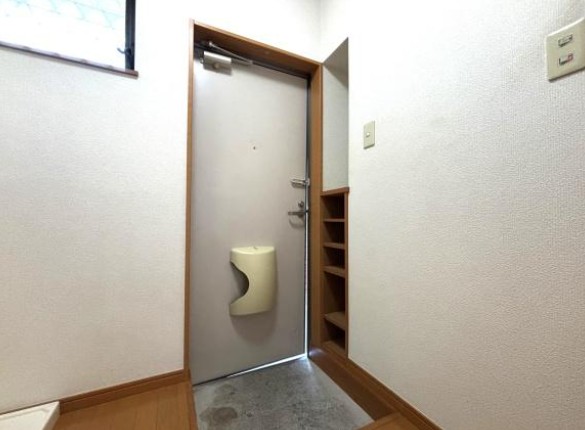 玄関　※同建物別部屋