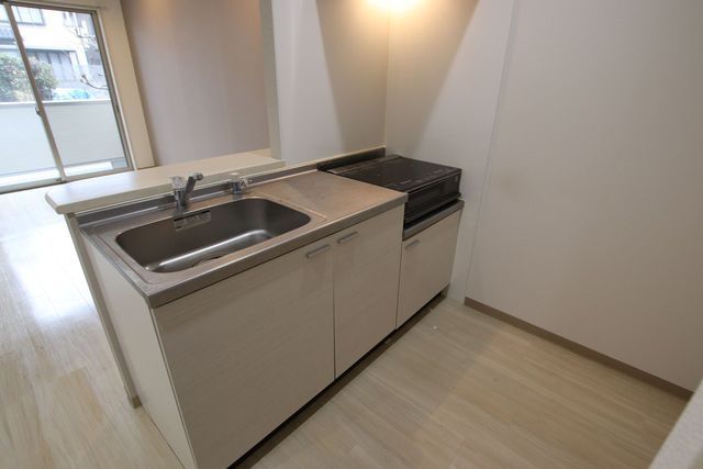 キッチン　ＩＨ２口備え付き