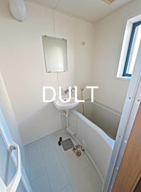 バス・シャワールーム　バスルームです。