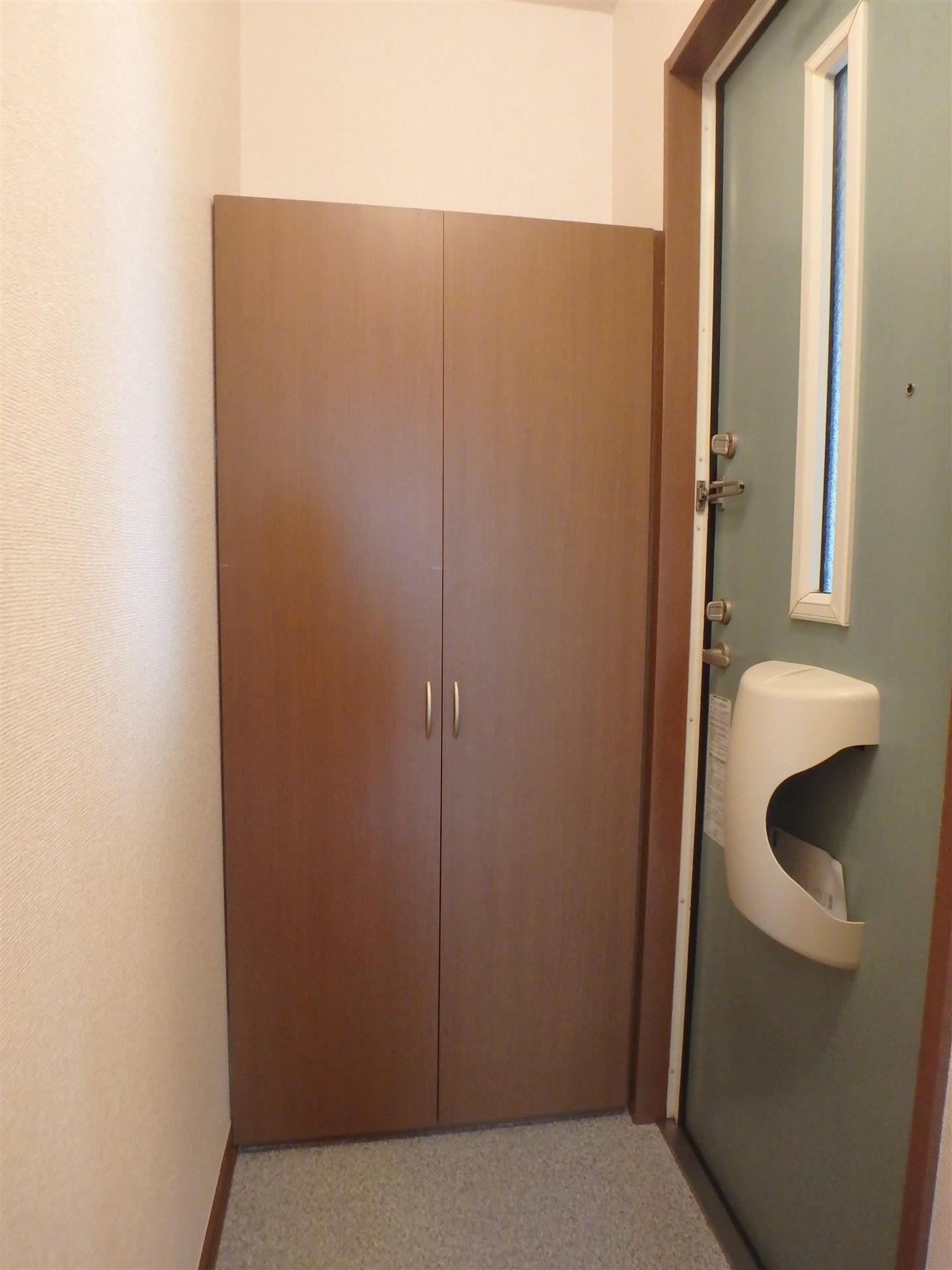 玄関　同タイプ室内写真（反転タイプ）