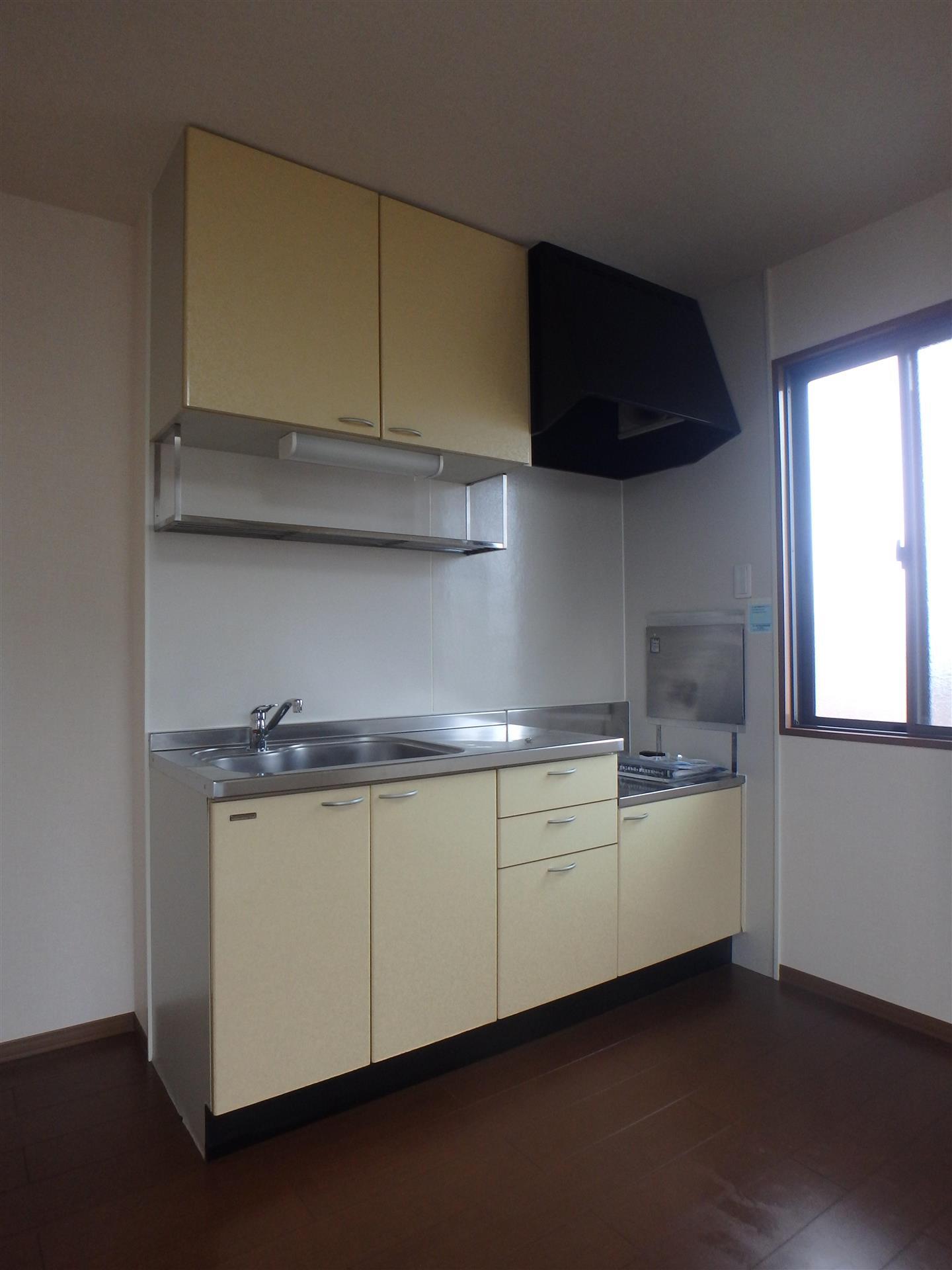 キッチン　同タイプ室内写真（反転タイプ）