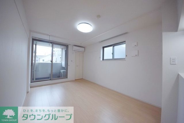 居室・リビング　同施工会社の他物件によるイメージです