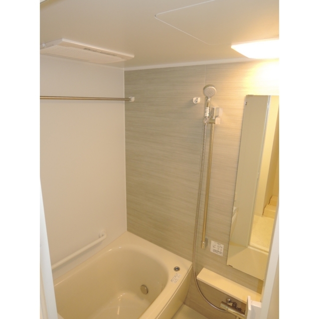 バス・シャワールーム　バスルーム