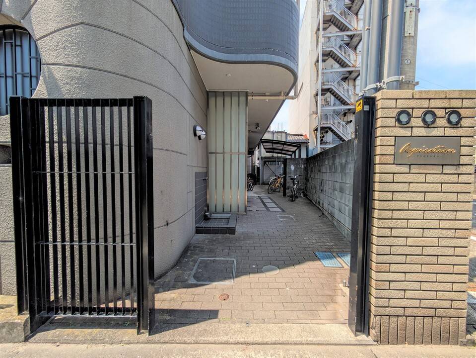 エントランス　アプローチ