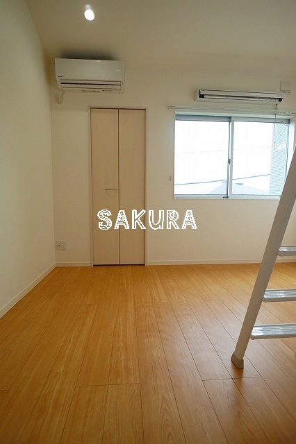 居室・リビング　こちらのリビングで趣味の時間をお楽しみください♪