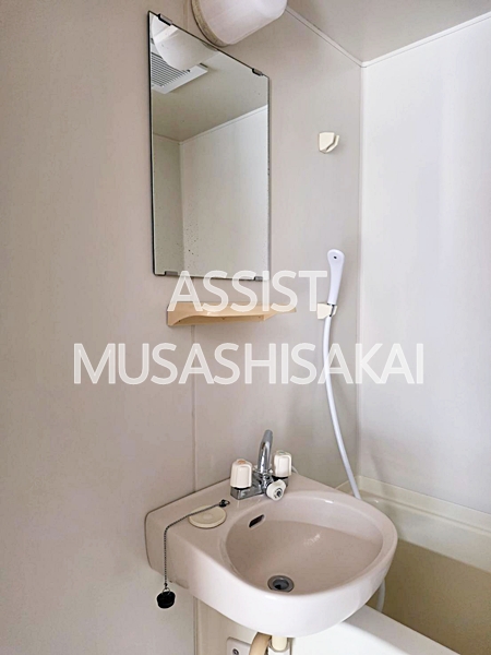 洗面設備　写真：設備同仕様の別物件です