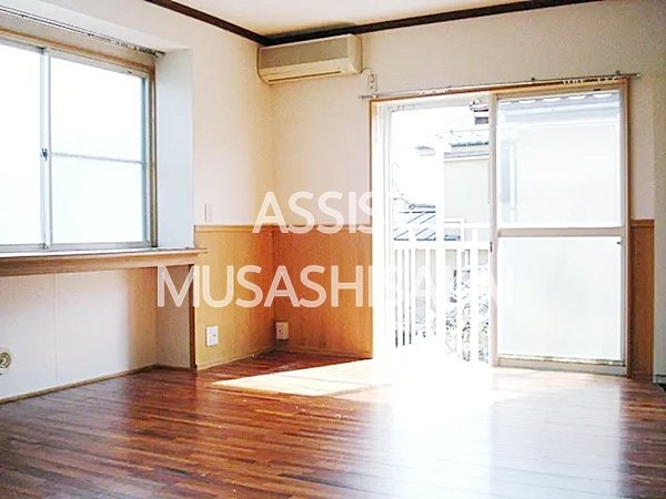 居室・リビング　写真：設備同仕様の別物件です