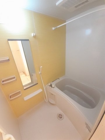 バス・シャワールーム　ゆったり過ごせるお風呂です