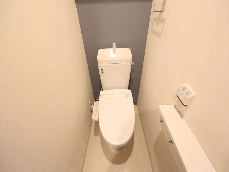 トイレ　温水洗浄暖房便座付トイレ