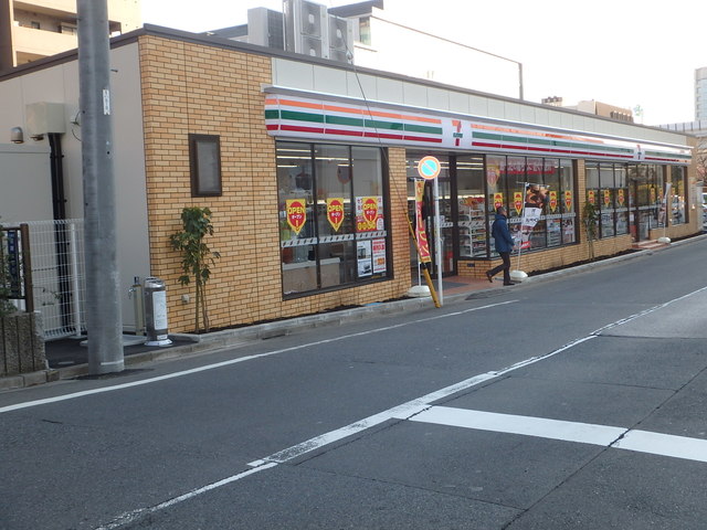 コンビニ　セブンイレブン江東佐賀2丁目店（コンビニ）まで303m