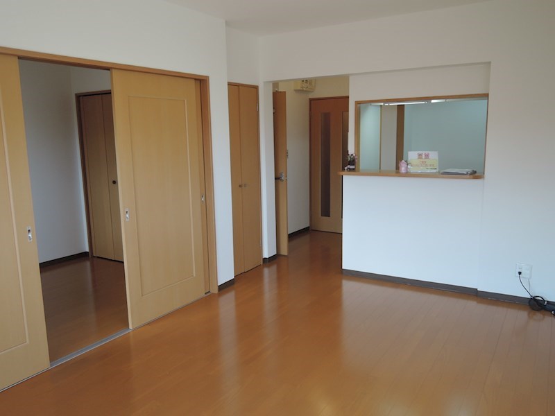 キッチン　リビングにも目を配れ、会話も弾む対面キッチン！