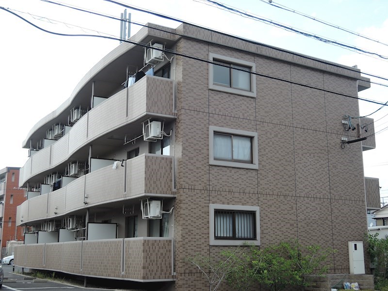 建物外観　地震に強い鉄筋コンクリート造りで毎日が安心♪