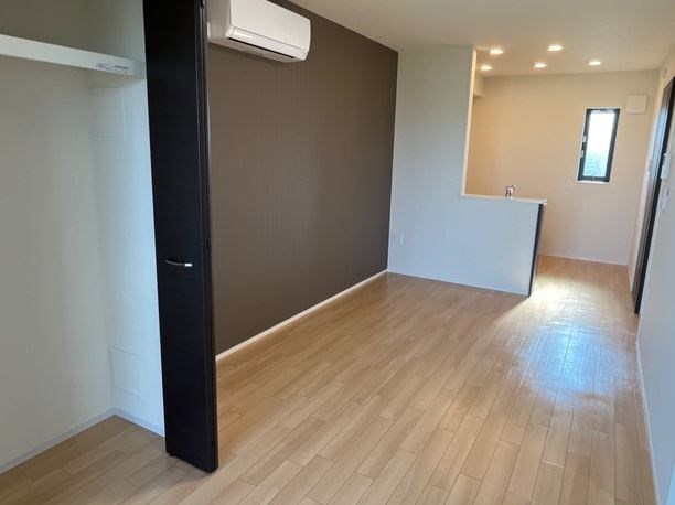 居室・リビング　反転タイプ