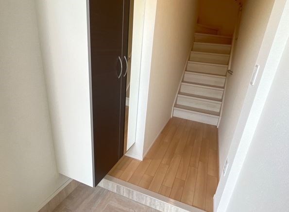 玄関　反転タイプ