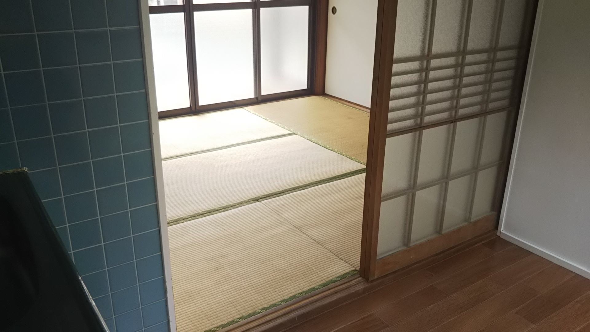 井島貸家の居間写真