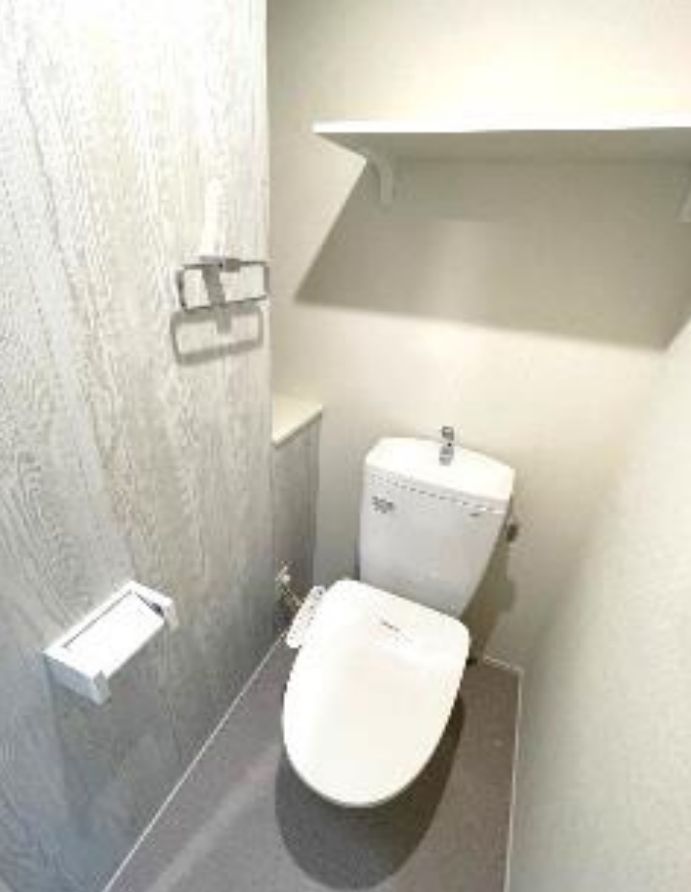 トイレ　温水洗浄機能付トイレ（同一仕様写真）