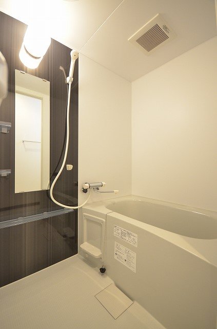 バス・シャワールーム　同物件別号室のものです。