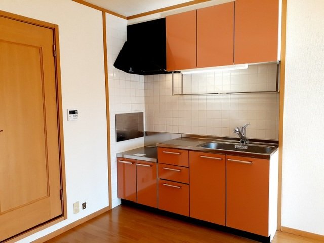 キッチン　コンパクトなキッチンで掃除もラクラク