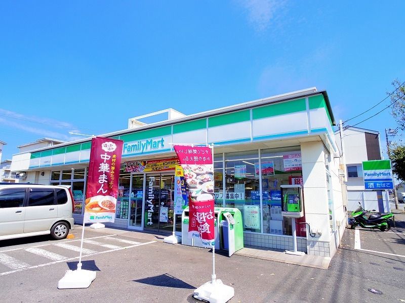 コンビニ　ファミリーマート 丸萬清瀬竹丘店（コンビニ）まで983m