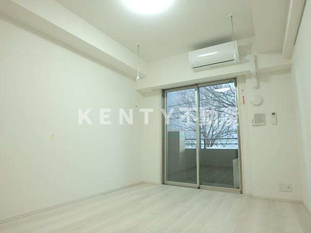 居室・リビング　こちらの居間で趣味の時間をお楽しみください