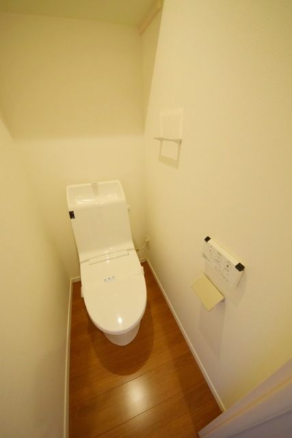 トイレ　温水洗浄便座