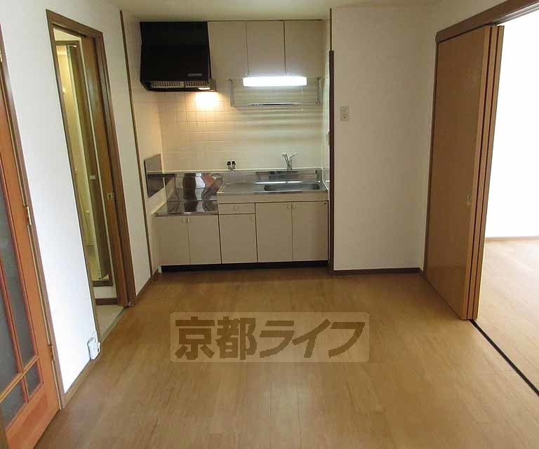 居室・リビング　キッチンスペースも広々！