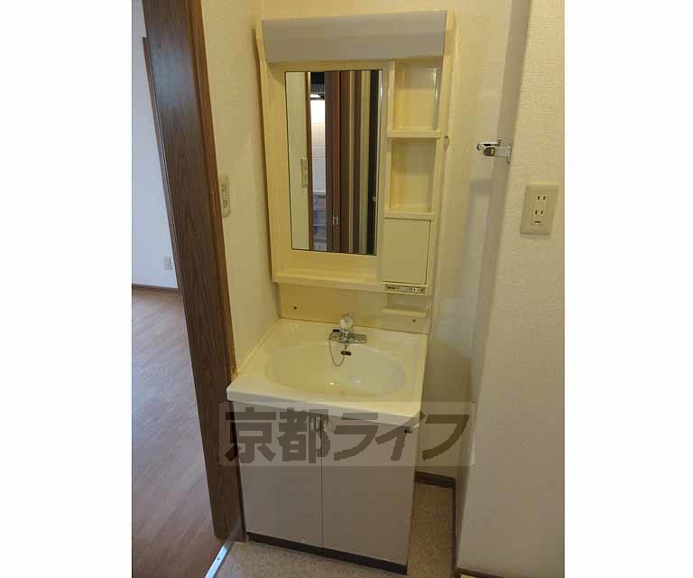 洗面設備　独立洗面台です！