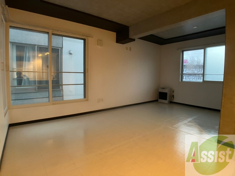 居室・リビング　広くてキレイなお部屋が広がっていて、充実した生活が送れそう。