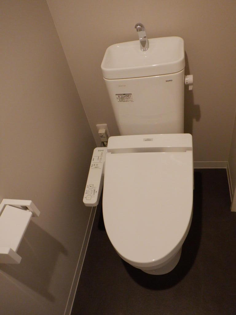 トイレ　同タイプ・同モデルを使用