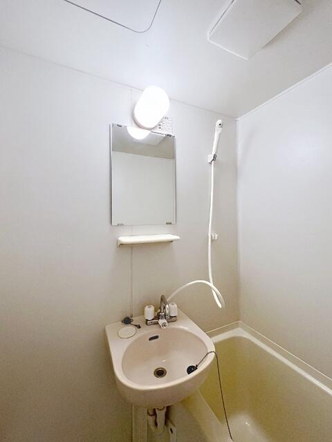 洗面設備　同仕様