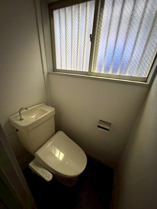 トイレ　別部屋参照