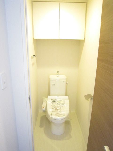 トイレ　温水洗浄便座