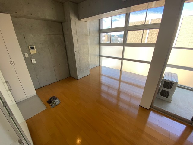 居室・リビング　２１０９１０　６０５