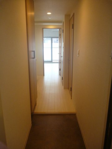 玄関　【ジアコスモ谷町四丁目】シンプルで使いやすい玄関です