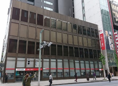 銀行　（株）三菱ＵＦＪ銀行／銀座通支店（銀行）まで125m