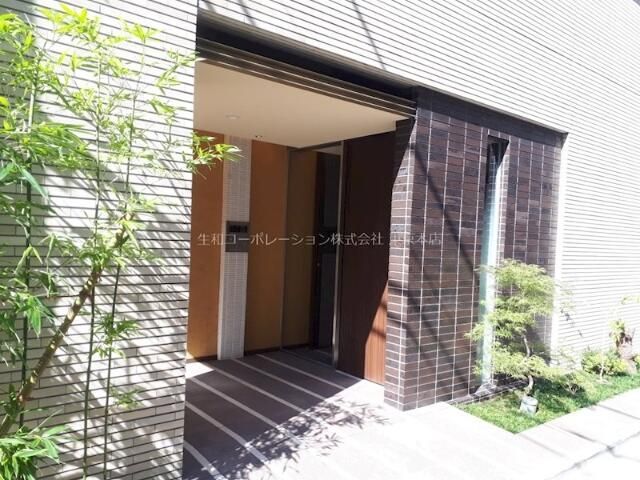 エントランス　建物の内部です