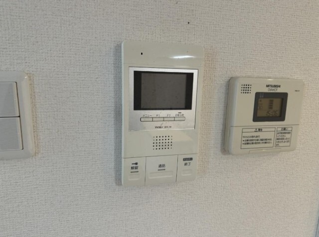 セキュリティ　モニター付きインターホン