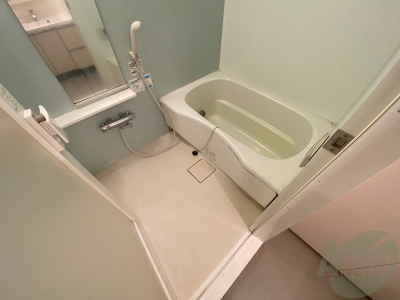 バス・シャワールーム　お風呂になります。一日の疲れを癒してくださいね。