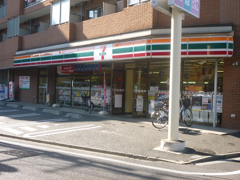 コンビニ　セブンイレブン（コンビニ）まで392m