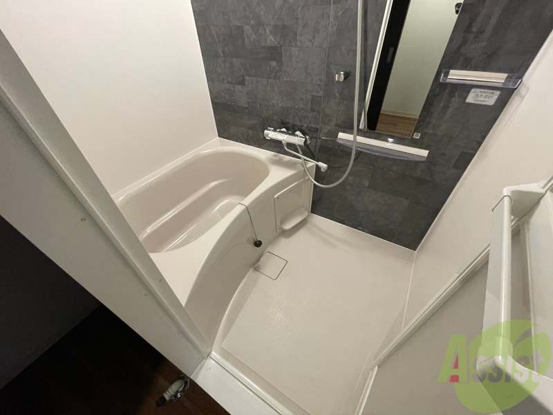 バス・シャワールーム　お風呂になります。一日の疲れを癒してくださいね。