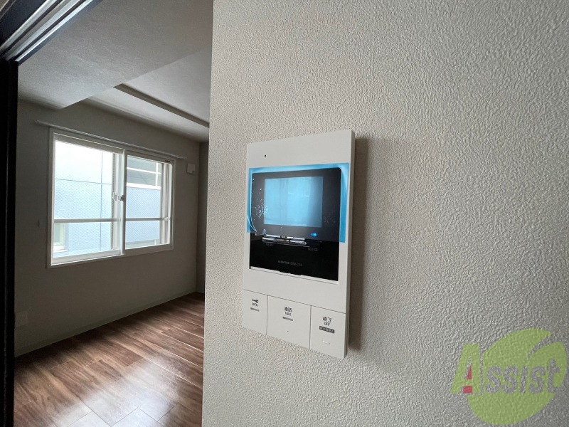 セキュリティ　ＴＶモニター付インターホンです。来客者の顔が見えるので安心！